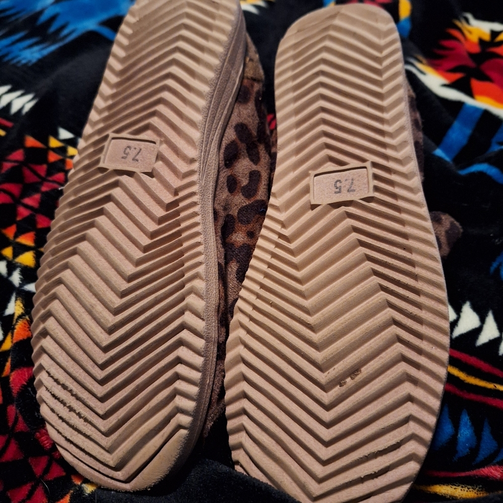 Outdoors shoes